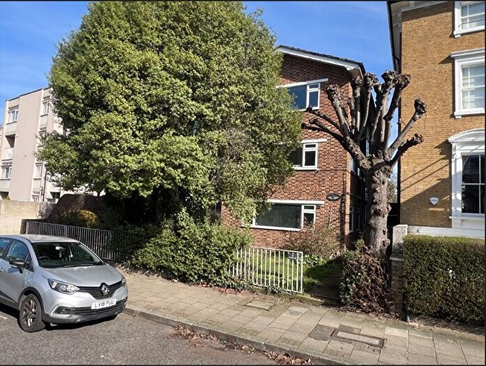 2 Bedroom Flat To Rent In Victoria Rise, London, SW4