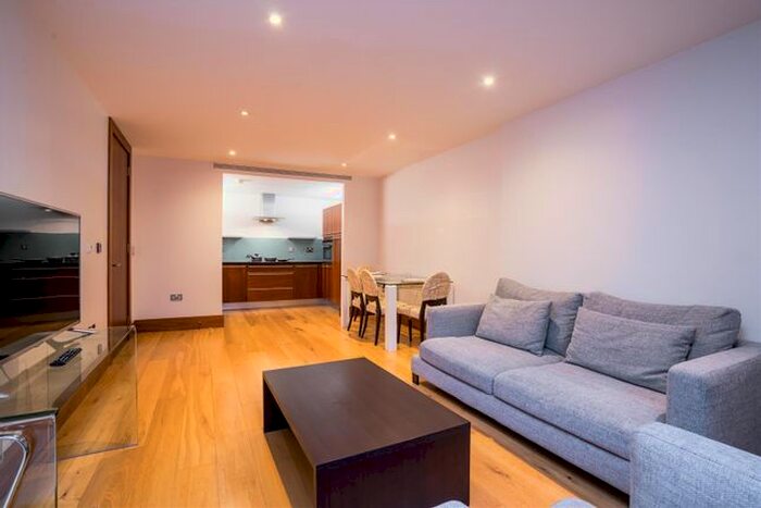 2 Bedroom Flat To Rent In Baker Street, London, NW1