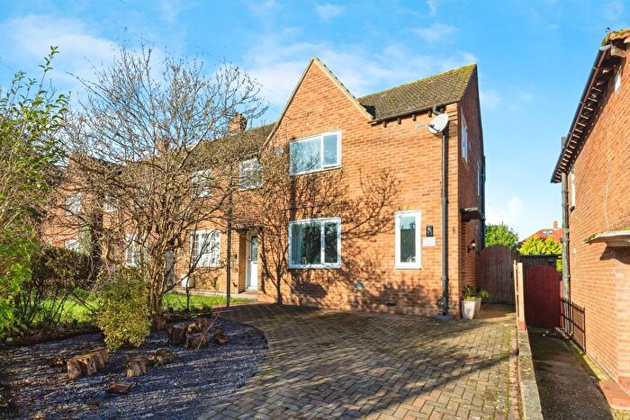 3 Bedroom End Of Terrace House For Sale In Hall Mead, Letchworth Garden City, SG6