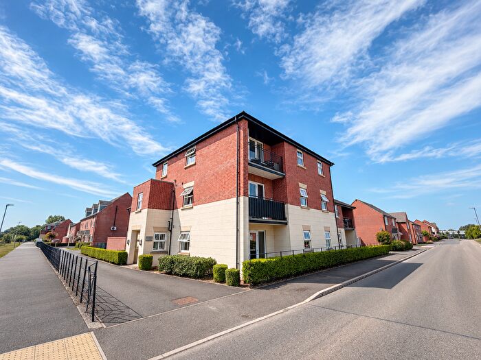 3 Bedroom Flat For Sale In Woodsford Drive, Derby, DE24