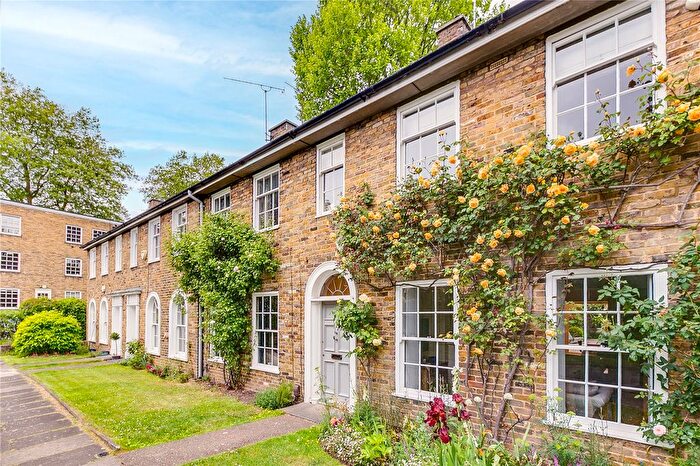 3 Bedroom Property To Rent In Hopping Lane, Canonbury, N1