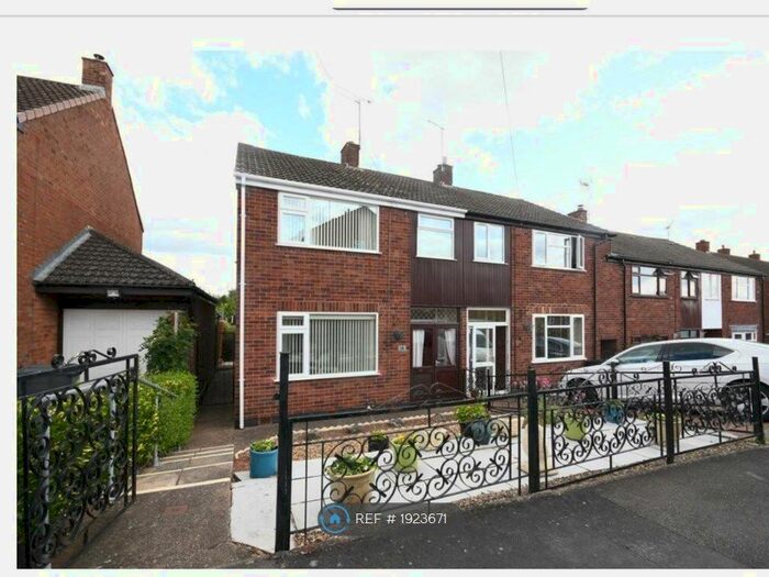 3 Bedroom Semi-Detached House To Rent In Green Close, Whitnash, Leamington Spa, CV31