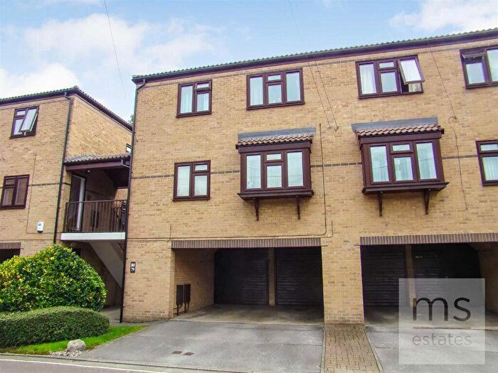2 Bedroom Flat To Rent In Lenton Manor, Lenton, Nottingham, NG7