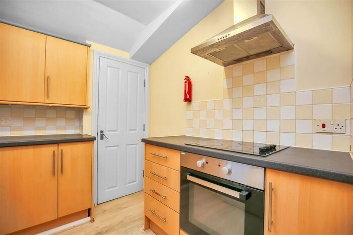 6 Bedroom Maisonette To Rent In Simonside Terrace, Heaton, Newcastle Upon Tyne, NE6