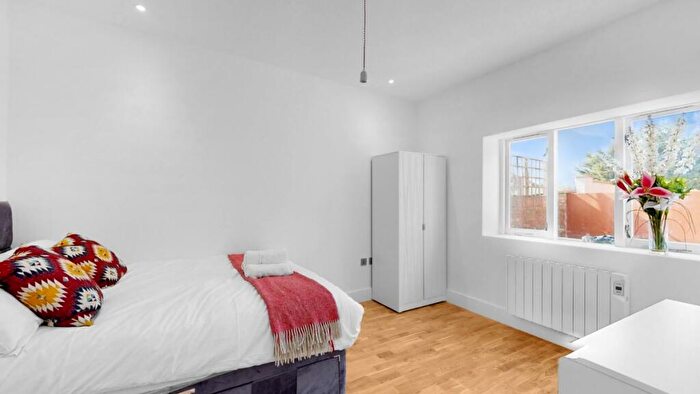 3 Bedroom Flat To Rent In Mora Road, London, NW2