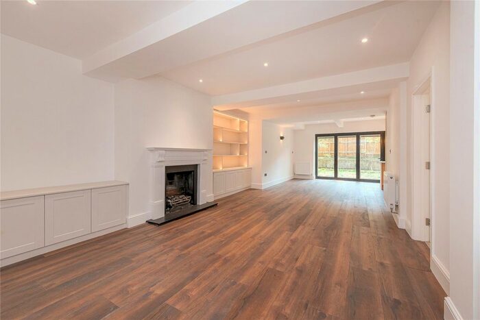 4 Bedroom Maisonette To Rent In Cambridge Gardens, London, W10