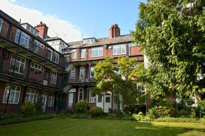 1 Bedroom Flat To Rent In Clay Hill House, Wey Hill, Haslemere GU27