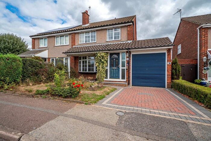 3 Bedroom Semi Detached House For Sale In Chaucer Road, Bletchley, Milton Keynes, Buckinghamshire, MK3