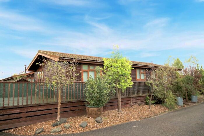 2 Bedroom Park Home For Sale In Florida Keys, Wilberfoss, York, YO41