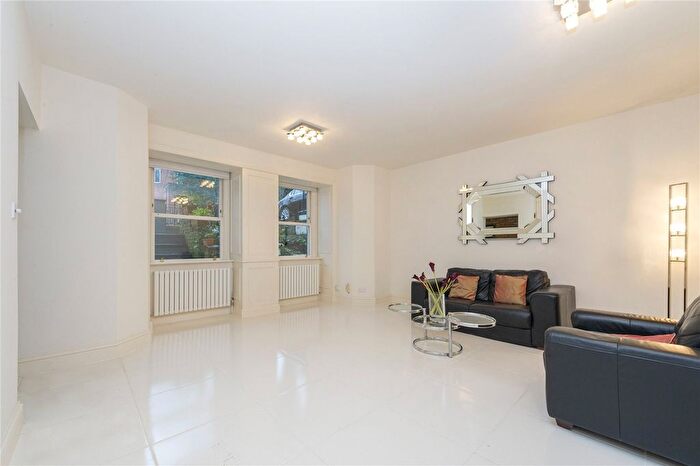 2 Bedroom Flat To Rent In Fitzjohns Avenue, Hampstead, NW3