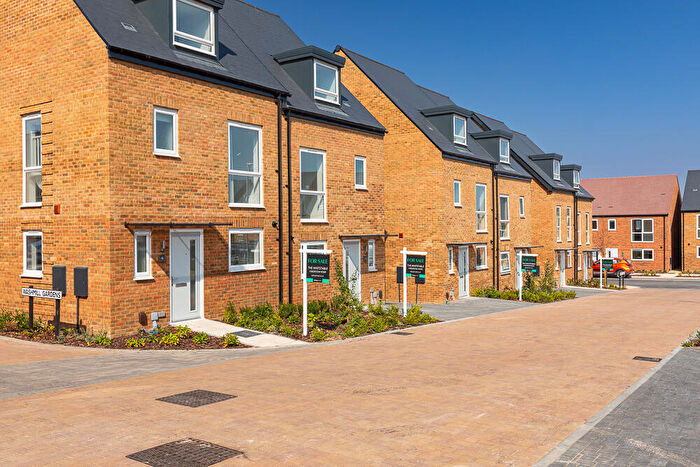 4 Bedroom End Of Terrace House For Sale In Harbour Village Off College Road, Northfleet, DA11