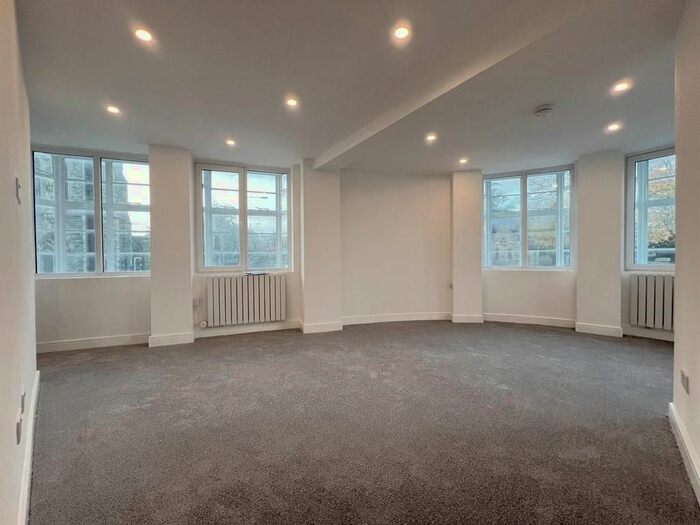 2 Bedroom Terraced House To Rent In Mitcham Lane, Streatham, SW16