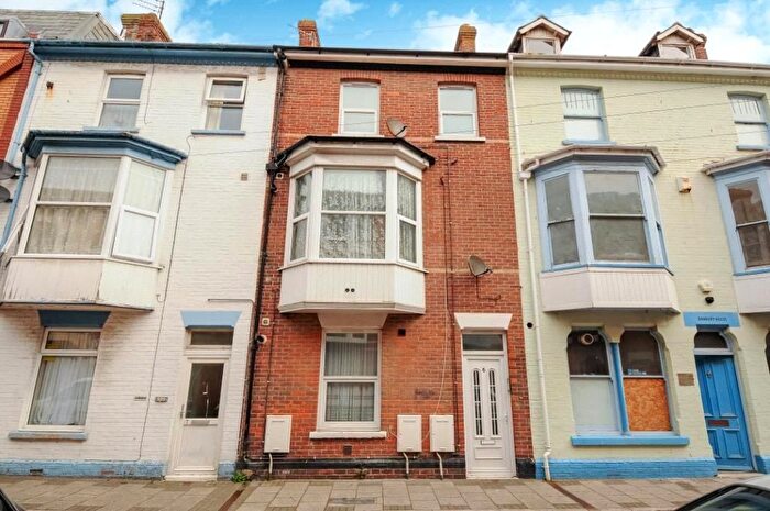 1 Bedroom Flat To Rent In Market Street, Weymouth, Dorset, DT4