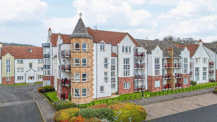 2 Bedroom Flat For Sale In Harbour Place, Dunfermline, KY11