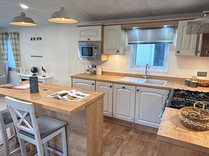 2 Bedroom Lodge For Sale In Perowne Way, Sandown, PO36