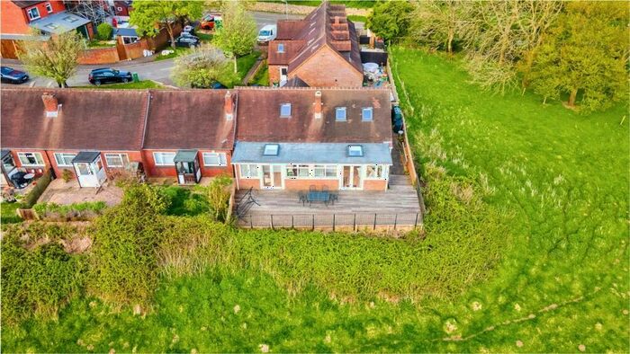 3 Bedroom Bungalow For Sale In Clarkes Field Close, Brill, Aylesbury, Buckinghamshire, HP18