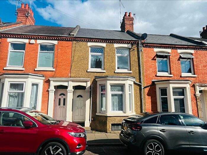 3 Bedroom Terraced House For Sale In Whitworth Road, Abington, Northampton, NN1