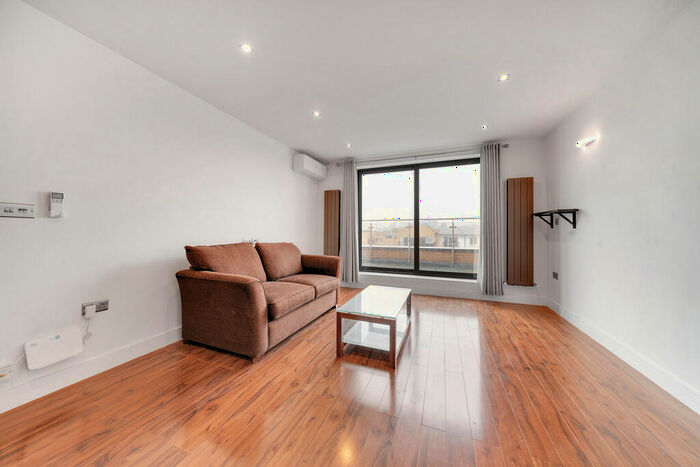 2 Bedroom Apartment To Rent In Copperfield Road, London, E3