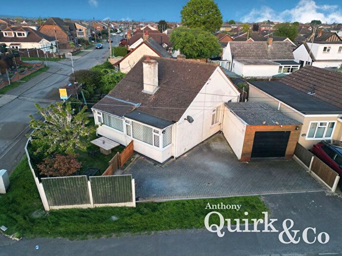 3 Bedroom Detached Bungalow To Rent In Urmond Road, Canvey Island, SS8