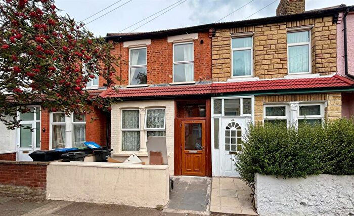 1 Bedroom Terraced House To Rent In Argyle Road, N18