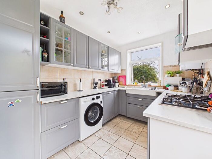 2 Bedroom Semi-detached Bungalow For Sale In Cuxton Road, Rochester, ME2