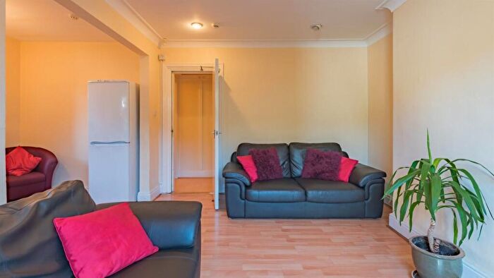 1 Bedroom Terraced House To Rent In Drummond Avenue, Headingley, Leeds, Leeds, LS16