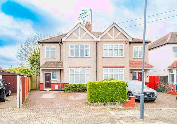 1 Bedroom Maisonette To Rent In Gloucester Road, Harrow, HA1