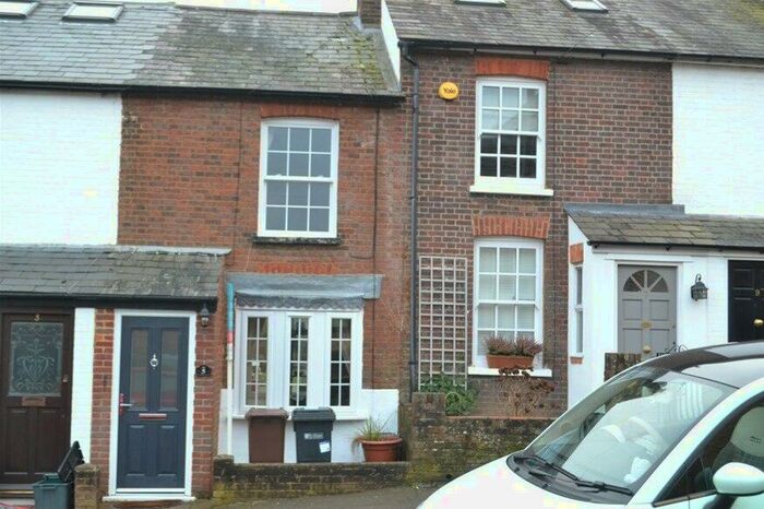 2 Bedroom House To Rent In Harpenden Rise, Harpenden, AL5