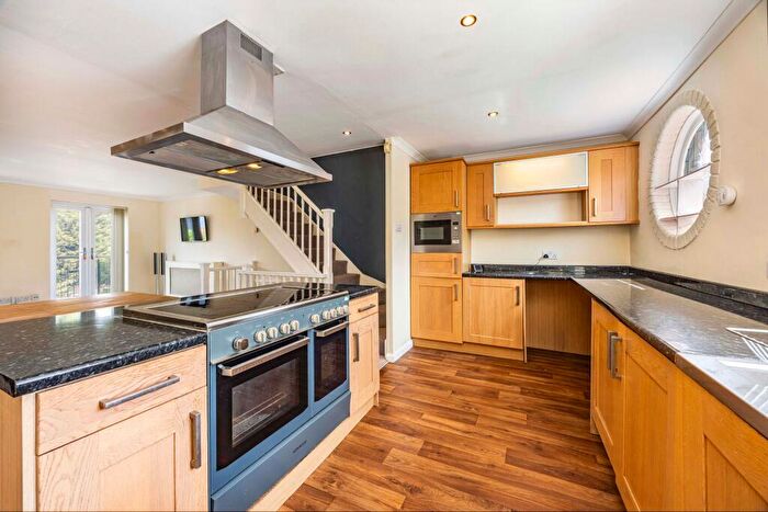 3 Bedroom Terraced House To Rent In Quayside Close, Nottingham, NG2