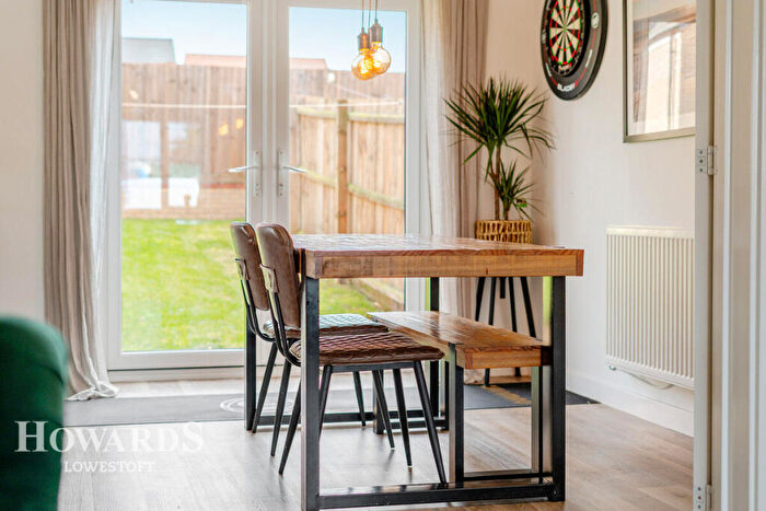 4 Bedroom Detached House For Sale In Hobbs Close, Lowestoft, NR32