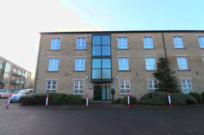 2 Bedroom Apartment To Rent In Union Bridge Mills, Pudsey, LS28