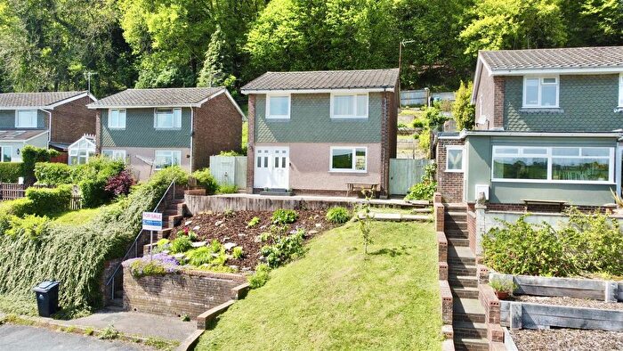 3 Bedroom Detached House For Sale In The Crescent, Mitcheldean, GL17