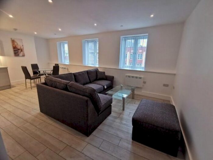 1 Bedroom Flat To Rent In The Kingsway, Swansea, SA1