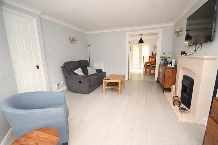 3 Bedroom End Of Terrace House For Sale In Foxwood Grove, Pratts Bottom, BR6