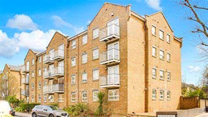 2 Bedroom Flat To Rent In Flat, Millennium Drive, London, E14