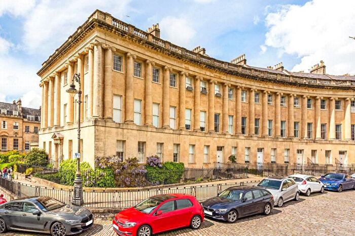 1 Bedroom Apartment For Sale In Royal Crescent, Bath, BA1