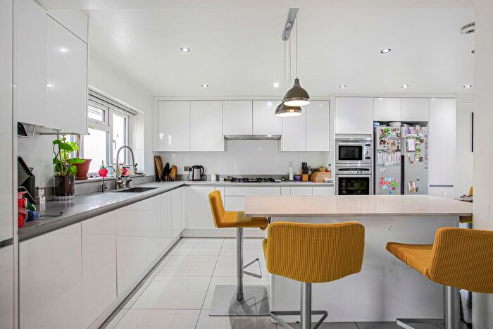 4 Bedroom Detached House For Sale In Worple Road, Staines-Upon-Thames, Surrey, TW18