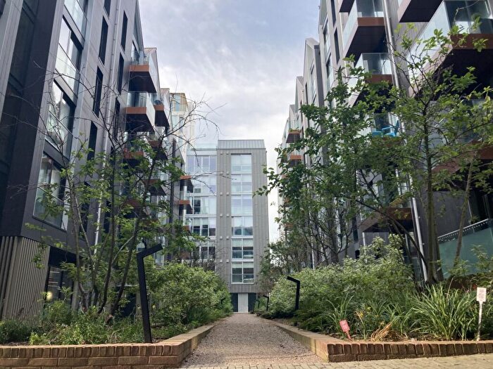 2 Bedroom Flat To Rent In The Courtyard Circus Street, BN2