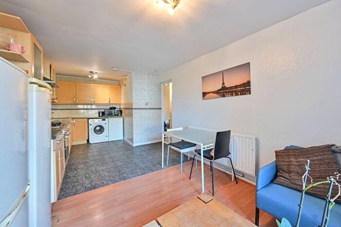 5 Bedroom Property For Sale In South Lambeth Road, Stockwell, London, SW8