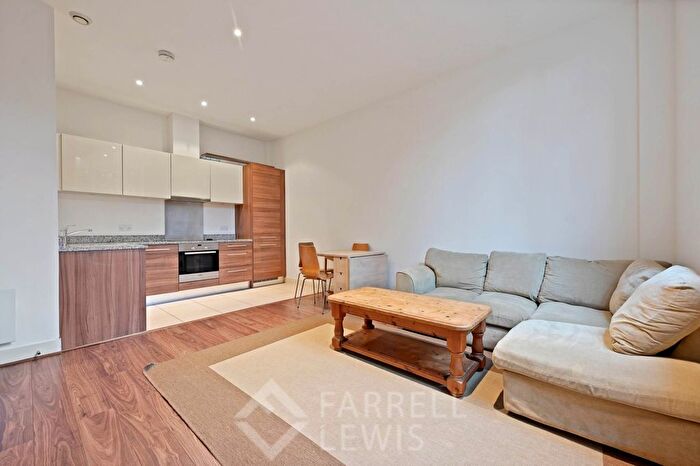 1 Bedroom Flat To Rent In Bromyard House, Acton, W3