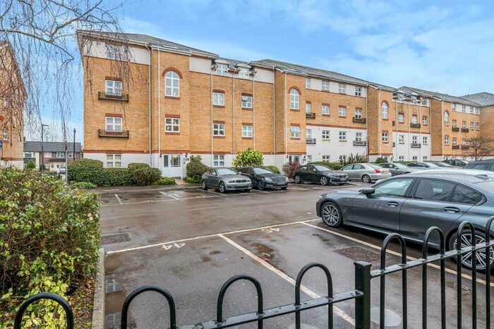 3 Bedroom Apartment To Rent In Ogden Park, Bracknell, RG12