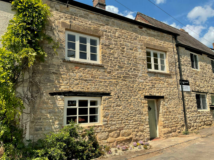3 Bedroom Cottage For Sale In Chapel Lane, Whitfield, Brackley Northamptonshire, NN13