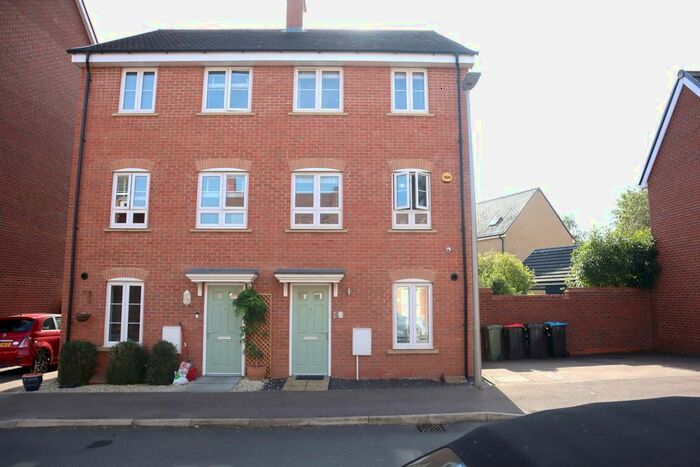 4 Bedroom Semi-Detached House To Rent In Trinidad Grove, Newton Leys, Milton Keynes, MK3