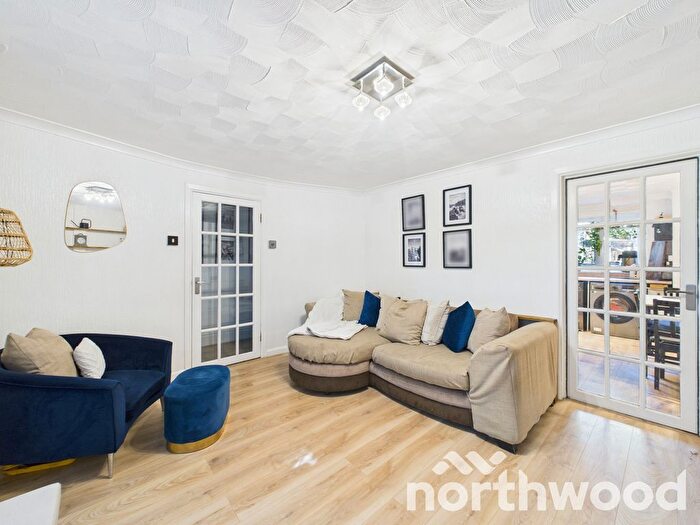 3 Bedroom End Of Terrace House For Sale In Oak Tree Road, Ashford, Ashford, TN23