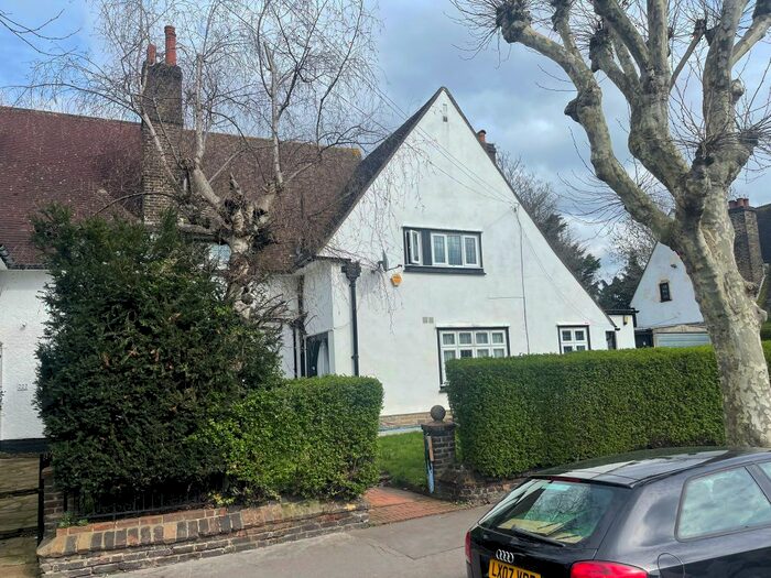 Studio To Rent In Norbury Avenue, Thornton Heath, CR7