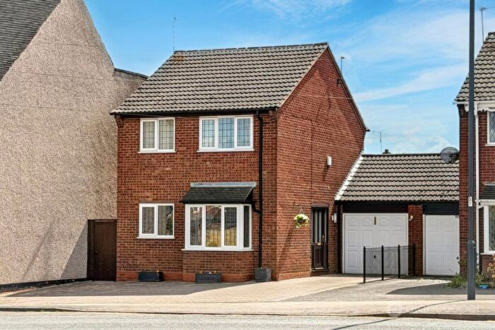 3 Bedroom Link Detached House For Sale In Croft Road, Stockingford, Nuneaton, CV10