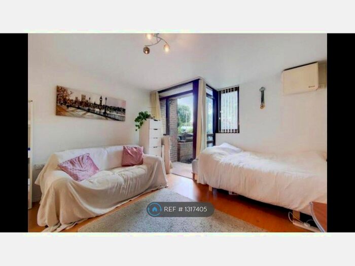 Studio To Rent In Brassey Road, London NW6