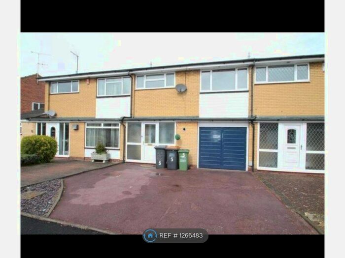 3 Bedroom Terraced House To Rent In Leighton Court, Dunstable LU6