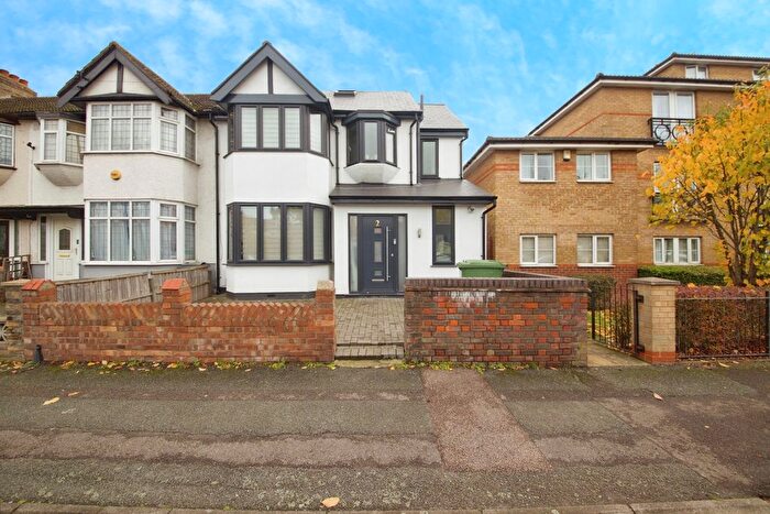4 Bedroom End Terrace House For Sale In Thurloe Gardens, Romford, RM1