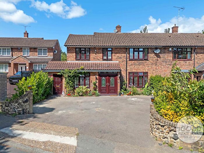 4 Bedroom Semi-Detached House To Rent In Wellfields, Loughton, IG10